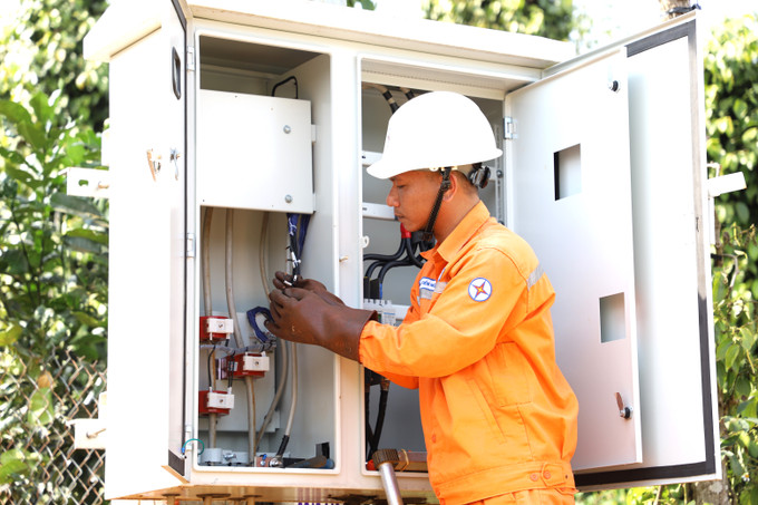Công ty Điện lực Đắk Nông tập trung đảm bảo điện phục vụ sản xuất dịp cuối năm cho khách hàng 01.JPG