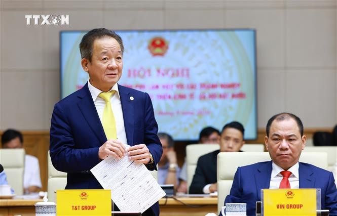 Ông Đỗ Quang Hiển, Chủ tịch Ủy ban Chiến lược Tập đoàn T&T Group phát biểu. Ảnh: Dương Giang-TTXVN vna_potal_thuong_truc_chinh_phu_lam_viec_voi_cac_doanh_nghiep_lon_ve_giai_phap_gop_phan_phat_trien_kinh_te-xa_hoi_7608453.jpg