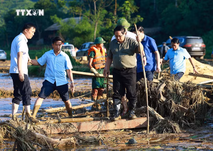 vna_potal_thu_tuong_chi_dao_cong_tac_tim_kiem_nan_nhan_tai_lang_nu_lao_cai_7591570.jpg