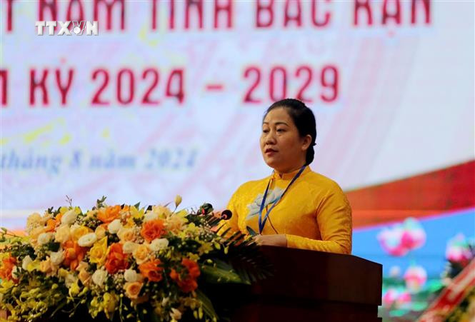 Bà Đỗ Thị Minh Hoa - Chủ tịch Ủy ban MTTQ Việt Nam tỉnh Bắc Kạn phát biểu tại Đại hội. Ảnh TTXVN phát vna_potal_dai_hoi_dai_bieu_mat_tran_to_quoc_viet_nam_tinh_bac_kan_lan_thu_vii_7519655.jpg