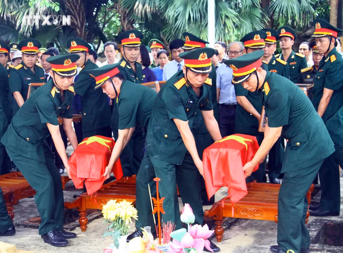 vna_potal_quang_binh_truy_dieu_va_an_tang_16_hai_cot_liet_sy_7391345.jpg