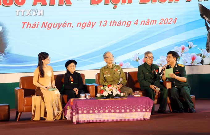 vna_potal_thai_nguyen_giao_luu_“tu_hao_atk_–_dien_bien_phu”_7320506.jpg