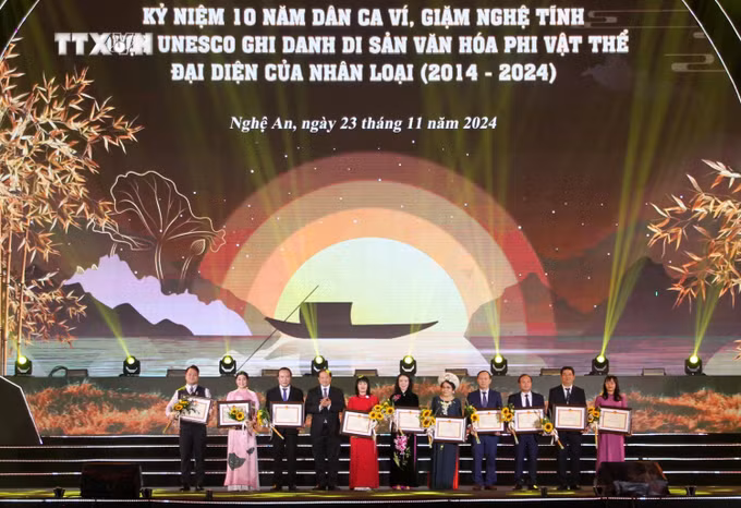 vna_potal_le_ky_niem_10_nam_dan_ca_vi_giam_nghe_tinh_duoc_unesco_ghi_danh_7720268.jpg