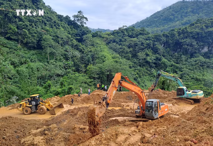 vna_potal_ha_giang_dung_tim_kiem_nan_nhan_tap_trung_khac_phuc_hau_qua_vu_sat_lo_7481544.jpg