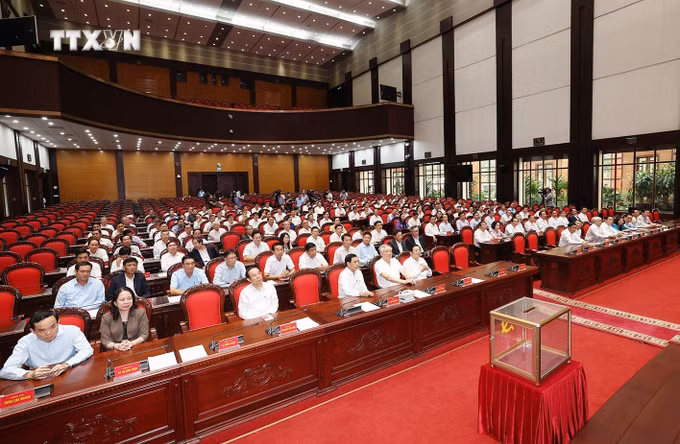 vna_potal_be_mac_hoi_nghi_ban_chap_hanh_trung_uong_khoa_xiii__7519419 (1).jpg