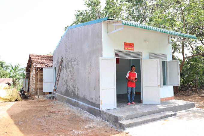Nhà được xây phải đáp ứng tiêu chuẩn 3 cứng, phù hợp với phong tục, tập quán sinh hoạt của người dân sinh sống trên địa bàn tỉnh. Ảnh: Hoài Thu – TTXVN a7.JPG