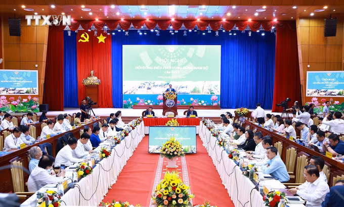 vna_potal_thu_tuong_chu_tri_hoi_nghi_lan_thu_ba_hoi_dong_dieu_phoi_vung_dong_nam_bo_7359995.jpg