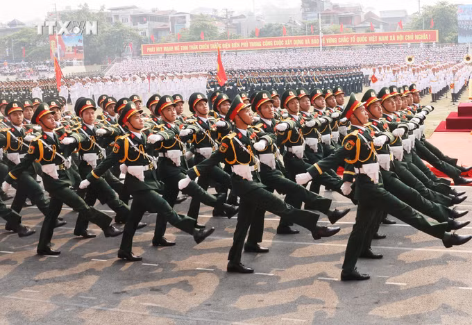 vna_potal_tong_duyet_le_ky_niem_70_nam_chien_thang_dien_bien_phu_7359884.jpg