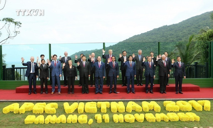 Với vai trò chủ nhà, Việt Nam đã tổ chức thành công Năm APEC 2017, với gần 250 sự kiện, nổi bật là Tuần lễ cấp cao APEC lần thứ 25 tại thành phố Đà Nẵng. Sự kiện này đã đánh dấu bước hội nhập mạnh mẽ, khẳng định vị thế và uy tín của Việt Nam trên trường quốc tế. Ảnh: TTXVN vna_potal_di_chuc_thieng_lieng_cua_bac_mai_soi_sang_con_duong_cach_mang_viet_nam_7559978.jpg
