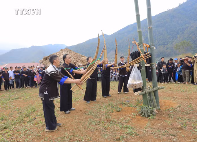 vna_potal_doc_dao_le_hoi_gau_tao_o_tinh_bien_gioi_lai_chau_7230467.jpg
