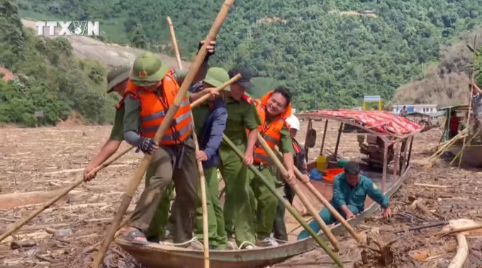 vna_potal_79_nam_thanh_lap_cong_an_nhan_dan_viet_nam_vi_dan_quen_minh_o_muong_pon_7543741.jpg