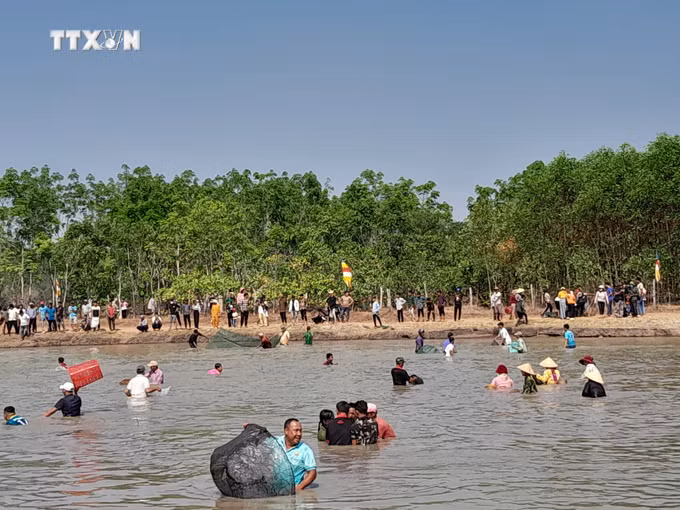 vna_potal_dac_sac_le_pha_bau_cua_dan_toc_khmer_tai_binh_phuoc_6633911.jpg