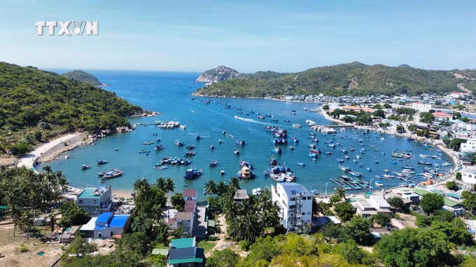 vna_potal_du_lich_viet_nam_kham_pha_ve_dep_khu_du_tru_sinh_quyen_the_gioi_nui_chua_ninh_thuan_6885231.jpg