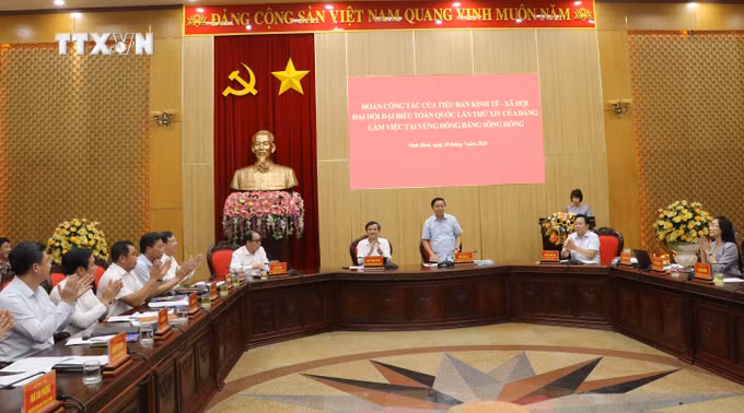 vna_potal_tieu_ban_kinh_te_-_xa_hoi_dai_hoi_xiv_cua_dang_lam_viec_voi_cac_tinh_vung_dong_bang_song_hong_7511615.jpg
