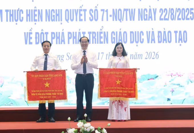 Các đơn vị nhận Cờ thi đua của UBND tỉnh Lạng Sơn.