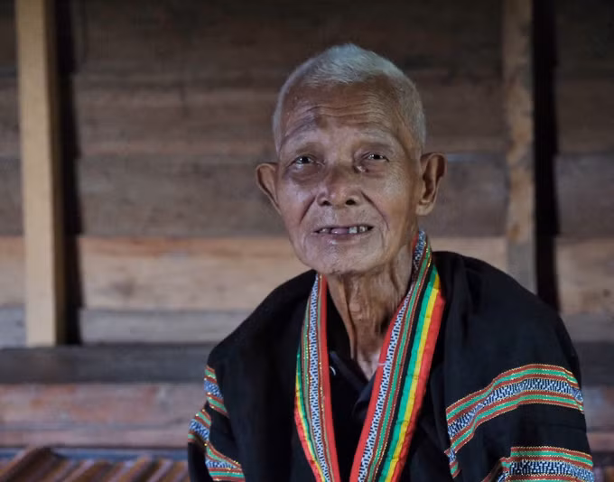 potal-gia-dinh-ama-giai-tam-guong-sang-ve-truyen-thong-cach-mang-va-xay-dung-buon-lang-8062143.jpg