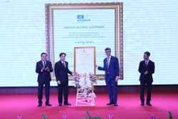 UNESCO trao Bằng công nhận Công viên địa chất toàn cầu Lạng Sơn