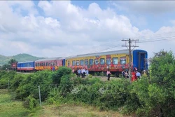 Đưa vào vận hành chuyến tàu du lịch 'Hành trình về với đất võ'