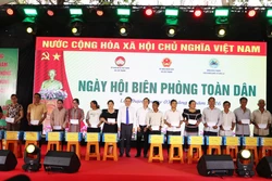 Kề vai sát cánh cùng Bộ đội Biên phòng bảo vệ biên giới