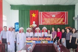 Thăm, chúc tết Ramưwan đồng bào Chăm theo đạo Hồi giáo Bàni