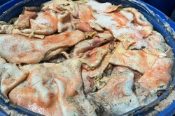 Gia Lai phát hiện cơ sở sản xuất lạp xưởng dùng nguyên liệu bốc mùi hôi thối