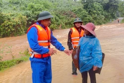 Lực lượng Biên phòng kịp thời hỗ trợ người dân khắc phục hậu quả mưa lũ