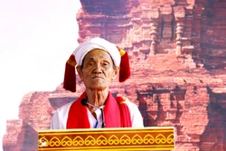 Người Sư cả 'nặng lòng' với cộng đồng người Chăm