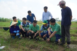 Hỗ trợ người dân vùng lũ Thanh Hóa tái thiết sản xuất