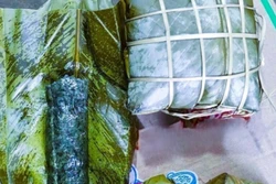 Độc đáo bánh chưng đen của đồng bào Thái ở bản Na Ngân