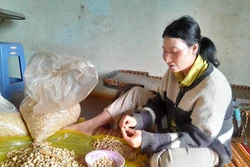 Thắp lên niềm tin cho những người dân khó khăn nơi biên giới