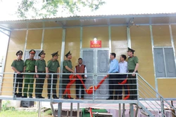 Bộ Công an hỗ trợ xây dựng nhà cho hộ nghèo tại Quảng Trị