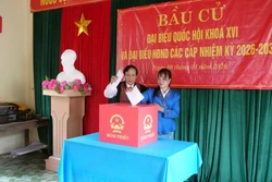 Rộn ràng ngày hội bầu cử sớm ở xã miền núi biên giới Trường Sơn