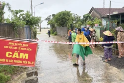 Mưa lũ gây sạt lở, chia cắt nhiều tuyến giao thông tại Đắk Lắk