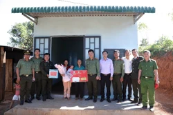 Niềm vui của các hộ dân biên giới Lâm Đồng được nhận nhà trước thềm năm mới