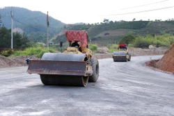 Đẩy nhanh tiến độ dự án kết nối giao thông các tỉnh miền núi phía Bắc