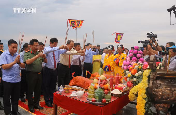 vna_potal_dac_sac_le_phuc_hien_ruoc_tuong_ba_chua_xu_nui_sam_o_an_giang_7402182.jpg