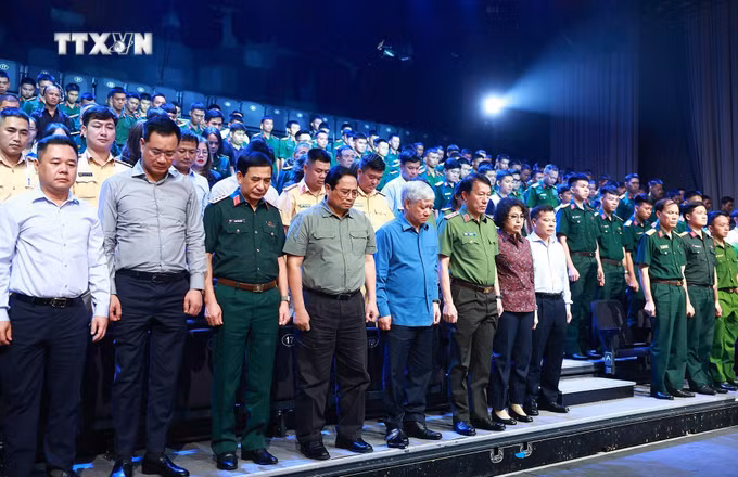 vna_potal_thu_tuong_pham_minh_chinh_du_chuong_trinh_diem_tua_viet_nam_7597538.jpg