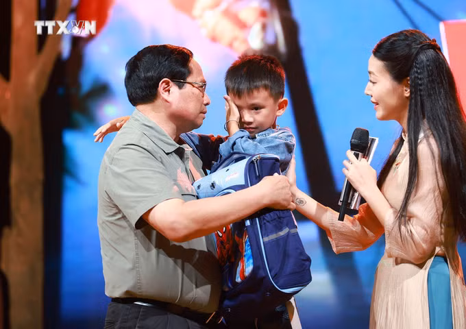 vna_potal_thu_tuong_pham_minh_chinh_du_chuong_trinh_diem_tua_viet_nam_7597506.jpg