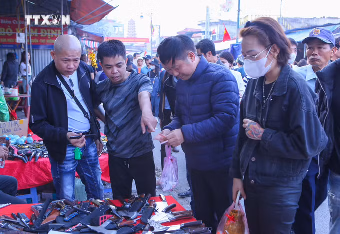 vna_potal_van_hoa_soi_duong_tap_nap_phien_cho_“mua_may_ban_rui”_tai_nam_dinh_7228669.jpg