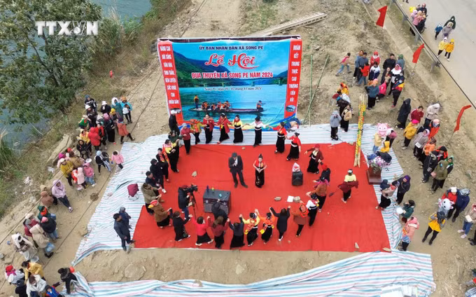 vna_potal_son_la_le_hoi_dua_thuyen_xa_song_pe_nam_2024_7252090.jpg