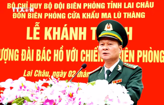 vna_potal_khanh_thanh_tuong_dai_“bac_ho_voi_chien_si_bien_phong”_7252049.jpg