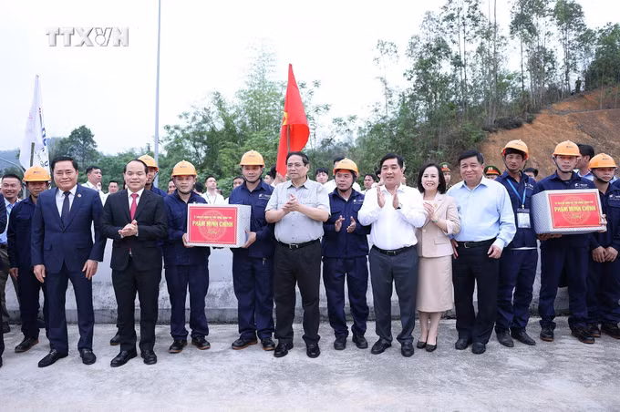 vna_potal_thu_tuong_du_khoi_cong_cao_toc_cua_khau_huu_nghi_-_chi_lang_7333252.jpg