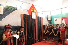 Đồng bào A Lưới tự hào mang họ Bác Hồ