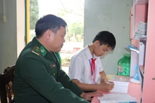 Điểm tựa biên cương xanh - Bài 2: Nâng bước học trò nghèo chinh phục tri thức