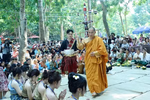 Rộn ràng Tết cổ truyền Bunpimay trên cao nguyên Đắk Lắk