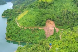 Chống sạt lở, đảm bảo an toàn cho người dân xã biên giới Tây Giang
