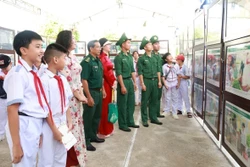 Trưng bày 200 bức ảnh, tư liệu chống rác thải nhựa