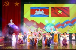 Giao lưu nghệ thuật Việt Nam - Campuchia 