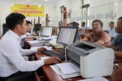'Cõng' dịch vụ công vượt đại ngàn