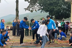 Rộn ràng ngày hội thanh niên dân tộc thiểu số tại bản Rào Tre